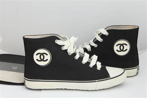 chanel converse